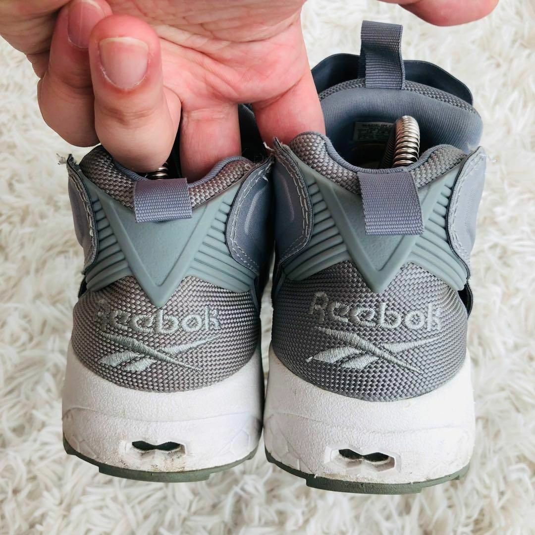 Reebok(リーボック)のReebokリーボックポンプフューリー　ライトグレー灰色　25cm メンズの靴/シューズ(スニーカー)の商品写真