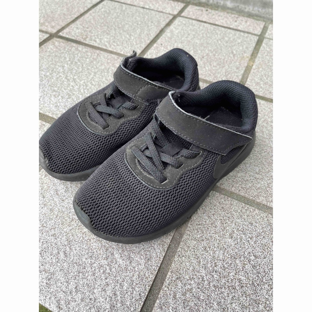 NIKE(ナイキ)のNIKEスニーカー　タンジュン キッズ/ベビー/マタニティのキッズ靴/シューズ(15cm~)(スニーカー)の商品写真