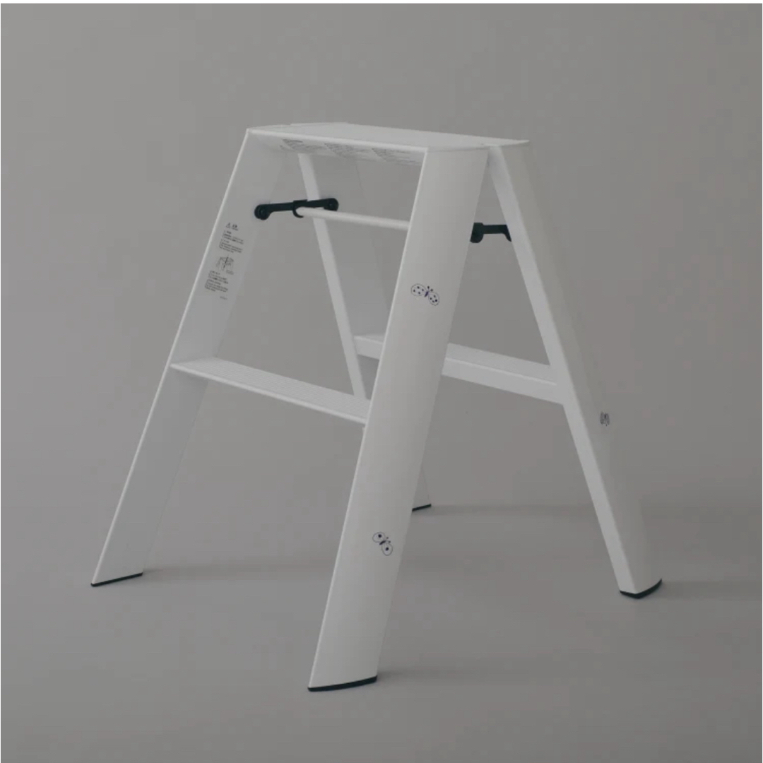 mina perhonen(ミナペルホネン)のchoucho lucano step stool ミナペルホネン　脚立　新品 インテリア/住まい/日用品の椅子/チェア(スツール)の商品写真