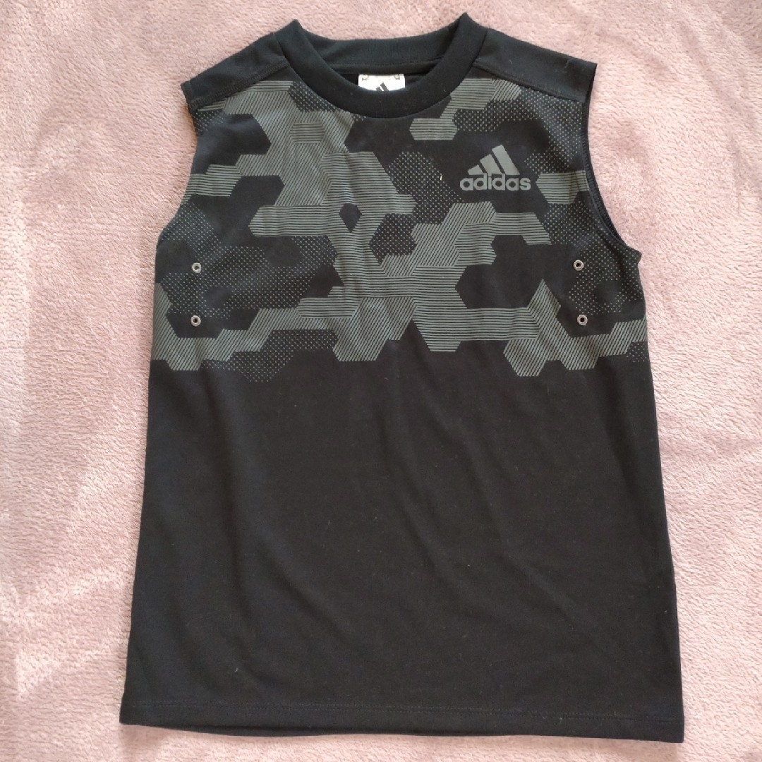 adidas(アディダス)の☆美品☆　adidas　タンクトップ　130cm キッズ/ベビー/マタニティのキッズ服男の子用(90cm~)(Tシャツ/カットソー)の商品写真