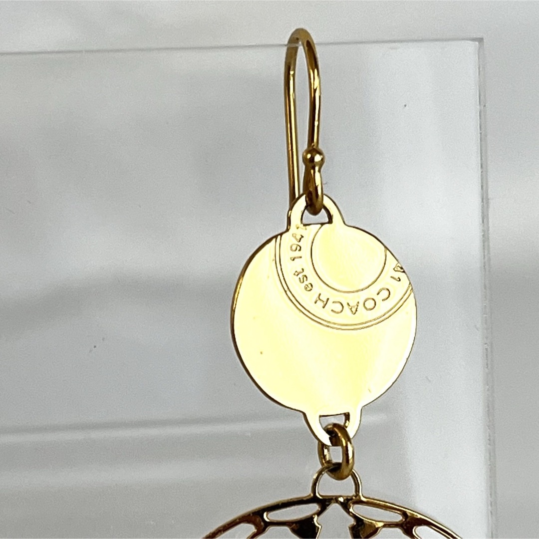 COACH(コーチ)の美品✨ Vintage Coach Gold-Tone C Dangle ピアス レディースのアクセサリー(ピアス)の商品写真