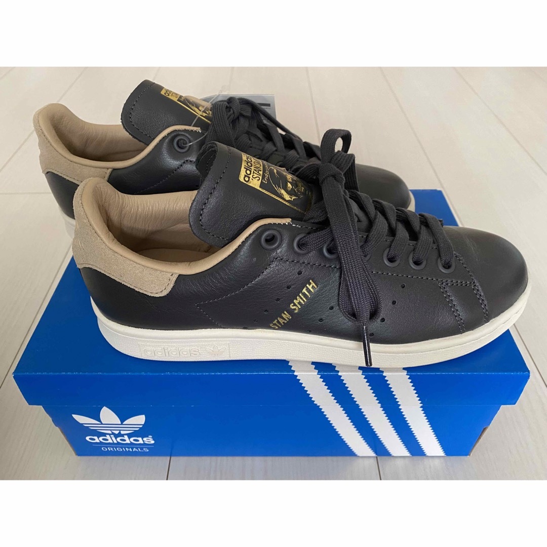 STANSMITH（adidas）(スタンスミス)のアディダス スタンスミス BB5164 ブラック 23.5cm 【未使用】 レディースの靴/シューズ(スニーカー)の商品写真