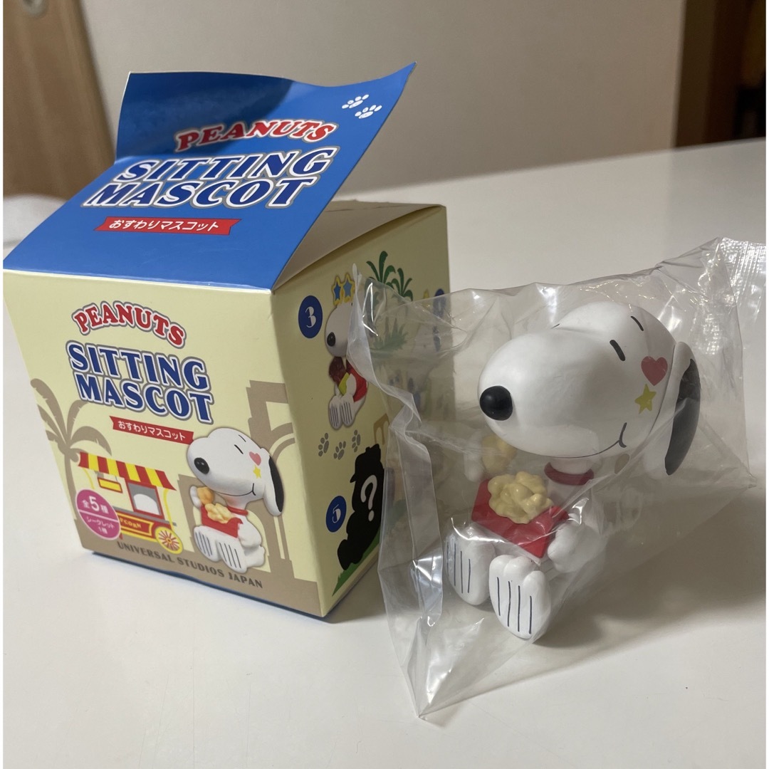 SNOOPY(スヌーピー)のUSJおすわりマスコット エンタメ/ホビーのフィギュア(その他)の商品写真