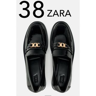 ザラ(ZARA)のZARA バックルディテール　ローファー　38 新品(ローファー/革靴)