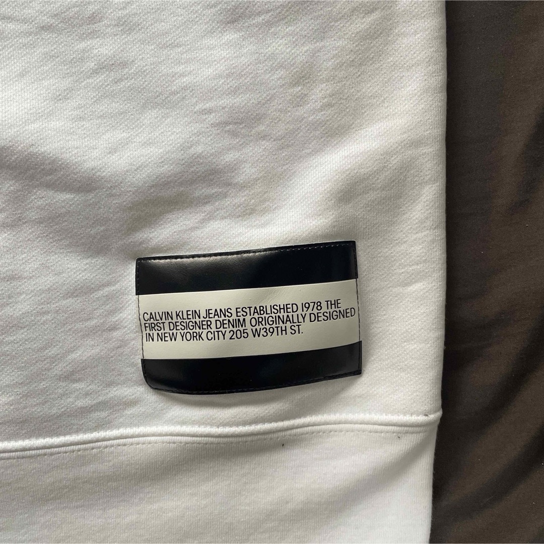 Calvin Klein(カルバンクライン)の美品 カルバンクライン　スウェット XL 白 メンズのトップス(スウェット)の商品写真