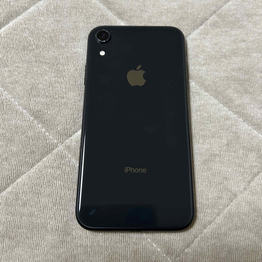 iPhone(アイフォーン)の【３代目魚武濱田様専用】iPhone XR 64GB 黒 スマホ/家電/カメラのスマートフォン/携帯電話(スマートフォン本体)の商品写真