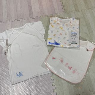 ファミリア(familiar)の【ファミリア】単肌着2枚とスタイのセット(肌着/下着)