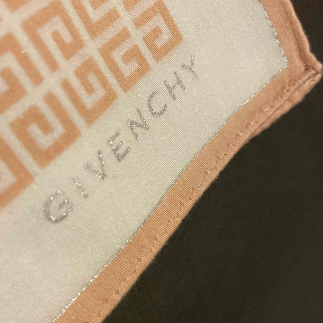 GIVENCHY(ジバンシィ)の極美　ジバンシィ ハンカチスカーフ　清楚な4G レディースのファッション小物(バンダナ/スカーフ)の商品写真