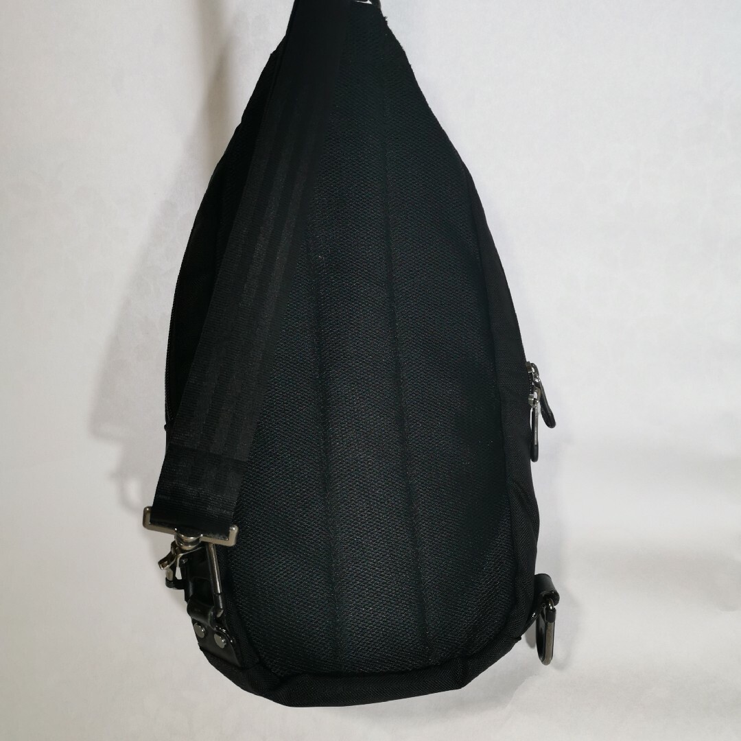 ACE GENE(エースジーン)のエースジーン ボディバッグ ワンショルダーリュック ブラック USED美品 メンズのバッグ(ボディーバッグ)の商品写真