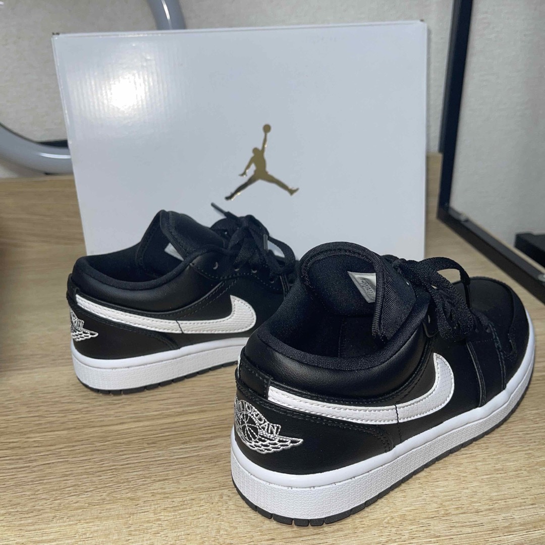 Jordan Brand（NIKE）(ジョーダン)のWMNS AIR JORDAN 1 LOW 23.5 レディースの靴/シューズ(スニーカー)の商品写真