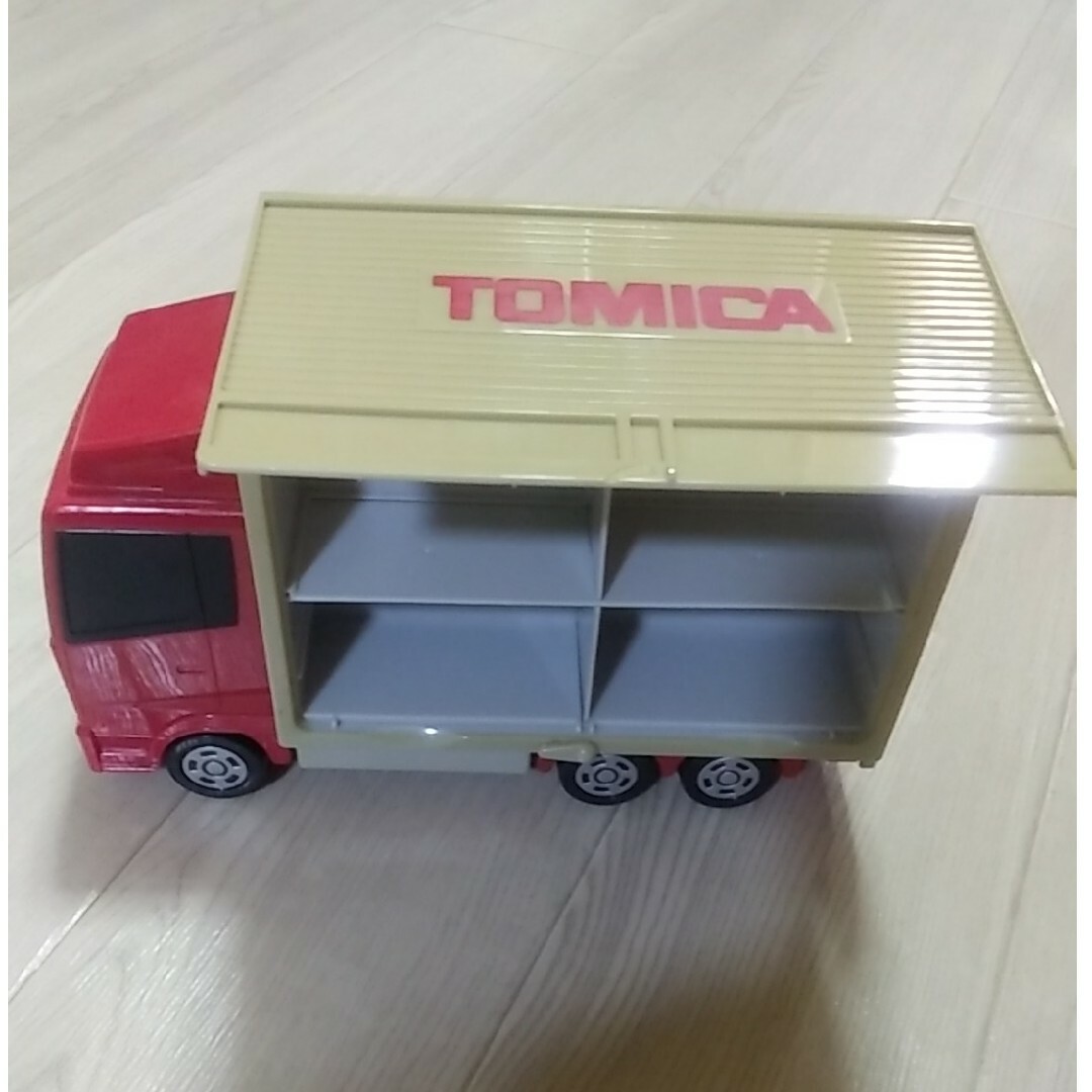 トミカシリーズ(トミカシリーズ)のトミカミニカー収納トラック・トミカ収納トラック エンタメ/ホビーのおもちゃ/ぬいぐるみ(ミニカー)の商品写真