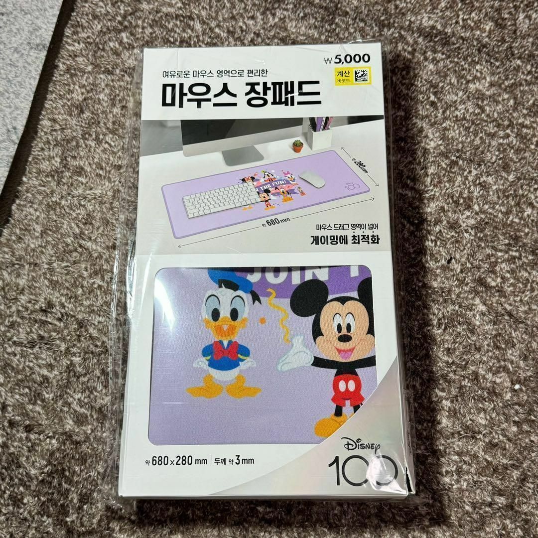 Disney(ディズニー)のディズニー　100周年記念　PCマット　公式品【韓国限定】新品未使用 スマホ/家電/カメラのPC/タブレット(PC周辺機器)の商品写真