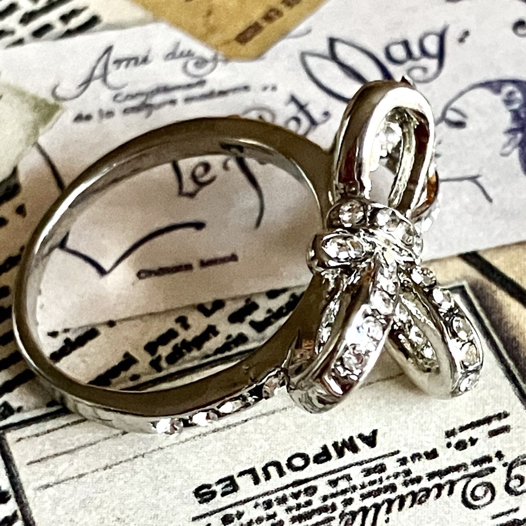 ★新品★   リボンリング  デザインリング　サイズ １１号 レディースのアクセサリー(リング(指輪))の商品写真