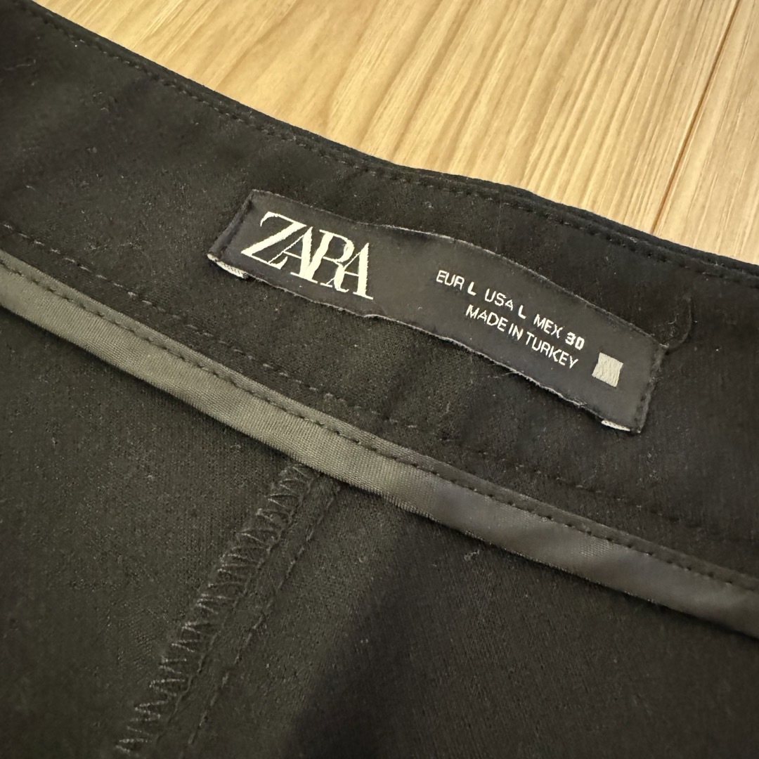 ZARA(ザラ)のZARA スラックス ブラック 黒　L レディースのパンツ(その他)の商品写真