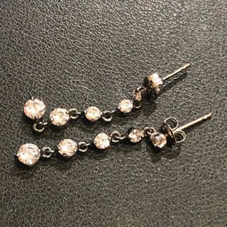 ヨンドシー(4℃)の☆ピアス　4°C K14WG☆(ピアス)