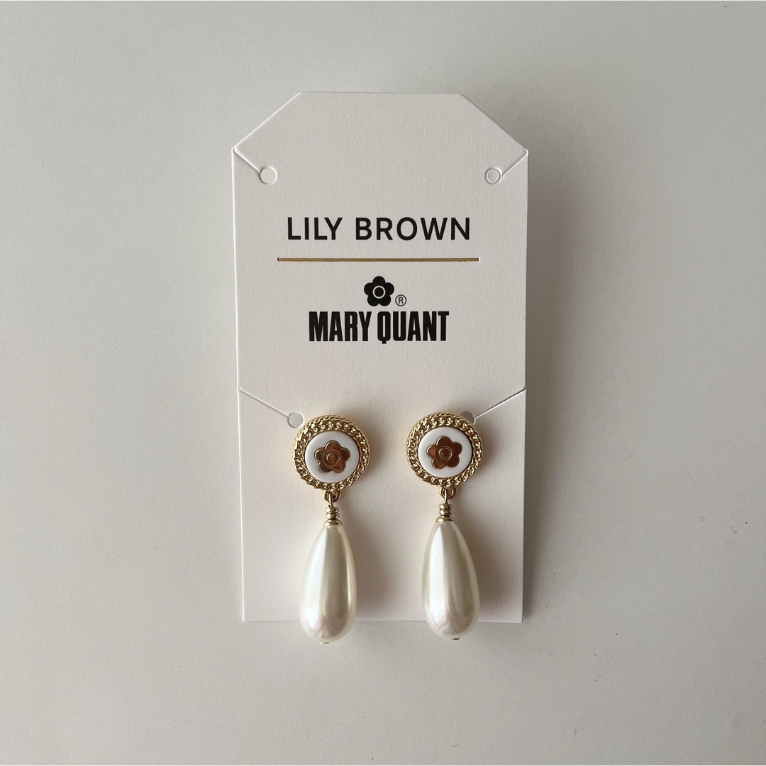 Lily Brown(リリーブラウン)のリリーブラウン デイジーパールドロップピアス レディースのアクセサリー(ピアス)の商品写真