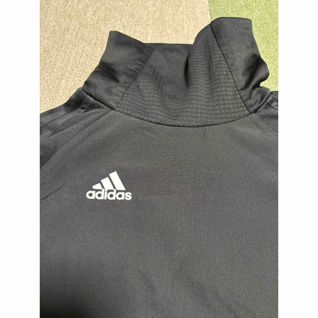 adidas(アディダス)のお値下げ中！adidas キッズ用アンダーシャツ　140cm キッズ/ベビー/マタニティのキッズ服男の子用(90cm~)(Tシャツ/カットソー)の商品写真