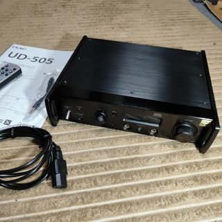 【値下げしました】TEAC ヘッドホンアンプ(ブラック) UD-505-B(アンプ)