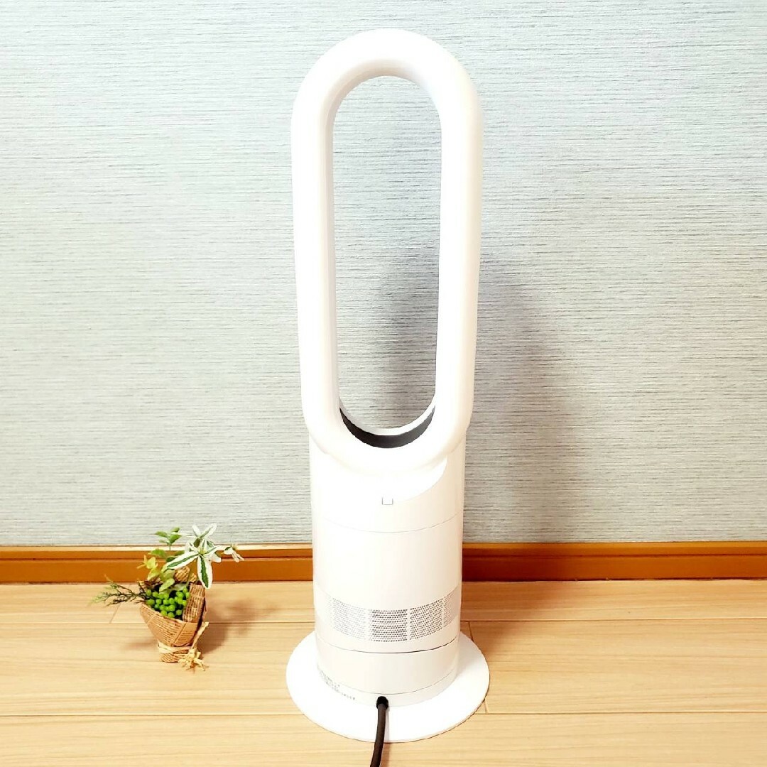 Dyson(ダイソン)の【2022年製】★美品★ Dyson Hot+Cool AM09 リモコン付き スマホ/家電/カメラの冷暖房/空調(扇風機)の商品写真