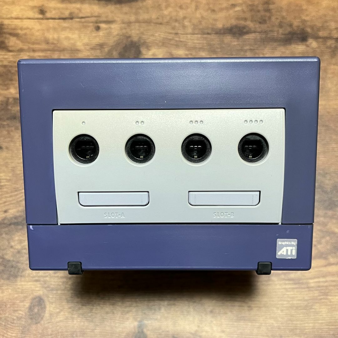 ニンテンドーゲームキューブ(ニンテンドーゲームキューブ)のニンテンドー　ゲームキューブ　GAMECUBE　本体　バイオレット　動作品　③ エンタメ/ホビーのゲームソフト/ゲーム機本体(家庭用ゲーム機本体)の商品写真