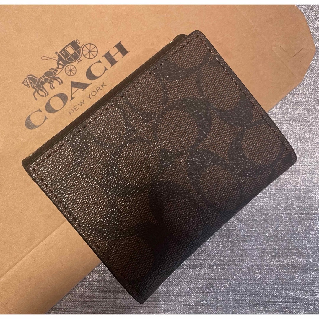 COACH(コーチ)のCOACH ミニウォレット　スモール　スタッズ　ブラック　黒　未使用品 レディースのファッション小物(財布)の商品写真