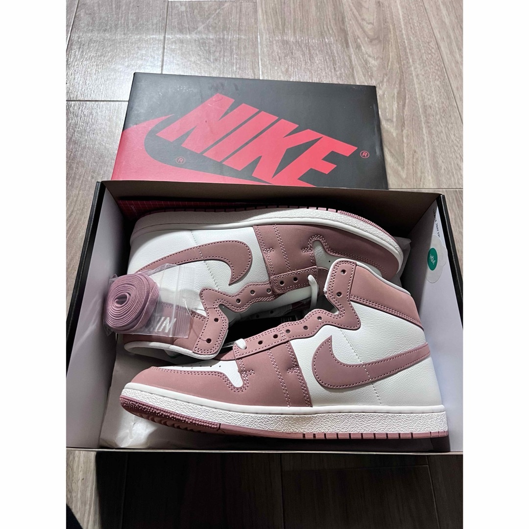 NIKE(ナイキ)のNike Jordan Air Ship"Rust Pink and Sail" メンズの靴/シューズ(スニーカー)の商品写真