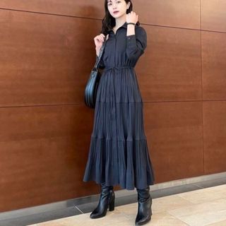 アニュアンス(ánuans)のL'Or ロル　Pleats Shirt Dress charcoal(ロングワンピース/マキシワンピース)