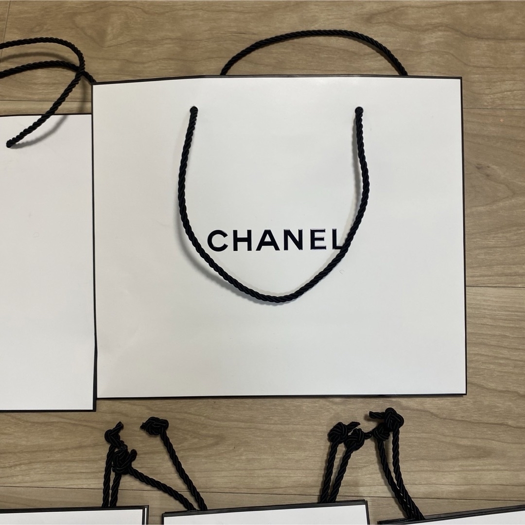 CHANEL(シャネル)のシャネル　ショッパー　ショップ袋　CHANEL  5枚セット　未使用品 レディースのバッグ(ショップ袋)の商品写真