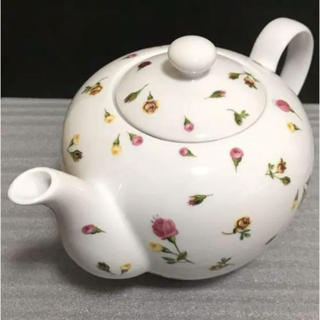 ROYAL ALBERT(ロイヤルアルバート)のロイヤルアルバート　カントリーローズ　Bud ティーポット　★未使用品 インテリア/住まい/日用品のキッチン/食器(食器)の商品写真