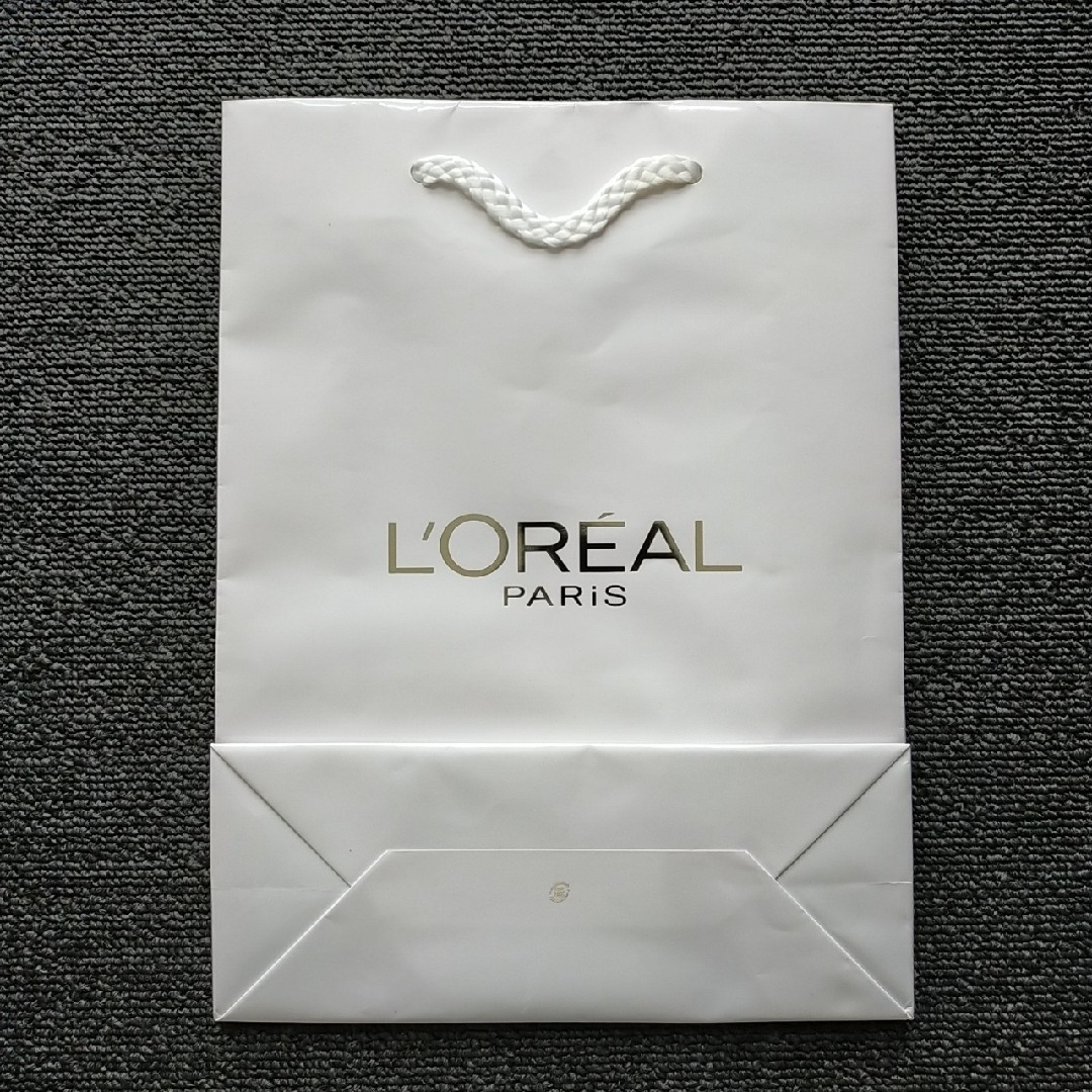 L'Oreal Paris(ロレアルパリ)の4《ブランドショッパー》ロレアルパリ ショップ袋 エンタメ/ホビーのコレクション(その他)の商品写真