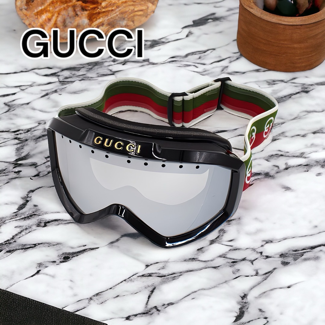 Gucci(グッチ)の【新品未使用】GUCCIグッチGG1210S-001 ゴーグル スキーマスク スポーツ/アウトドアのスノーボード(ウエア/装備)の商品写真