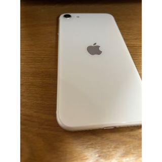 アイフォーン(iPhone)の【割れなし】iPhone SE 第二世代 128GB(スマートフォン本体)