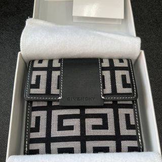 GIVENCHY - GIVENCHY ジバンシー  アナグラム　二つ折り　財布　未使用品