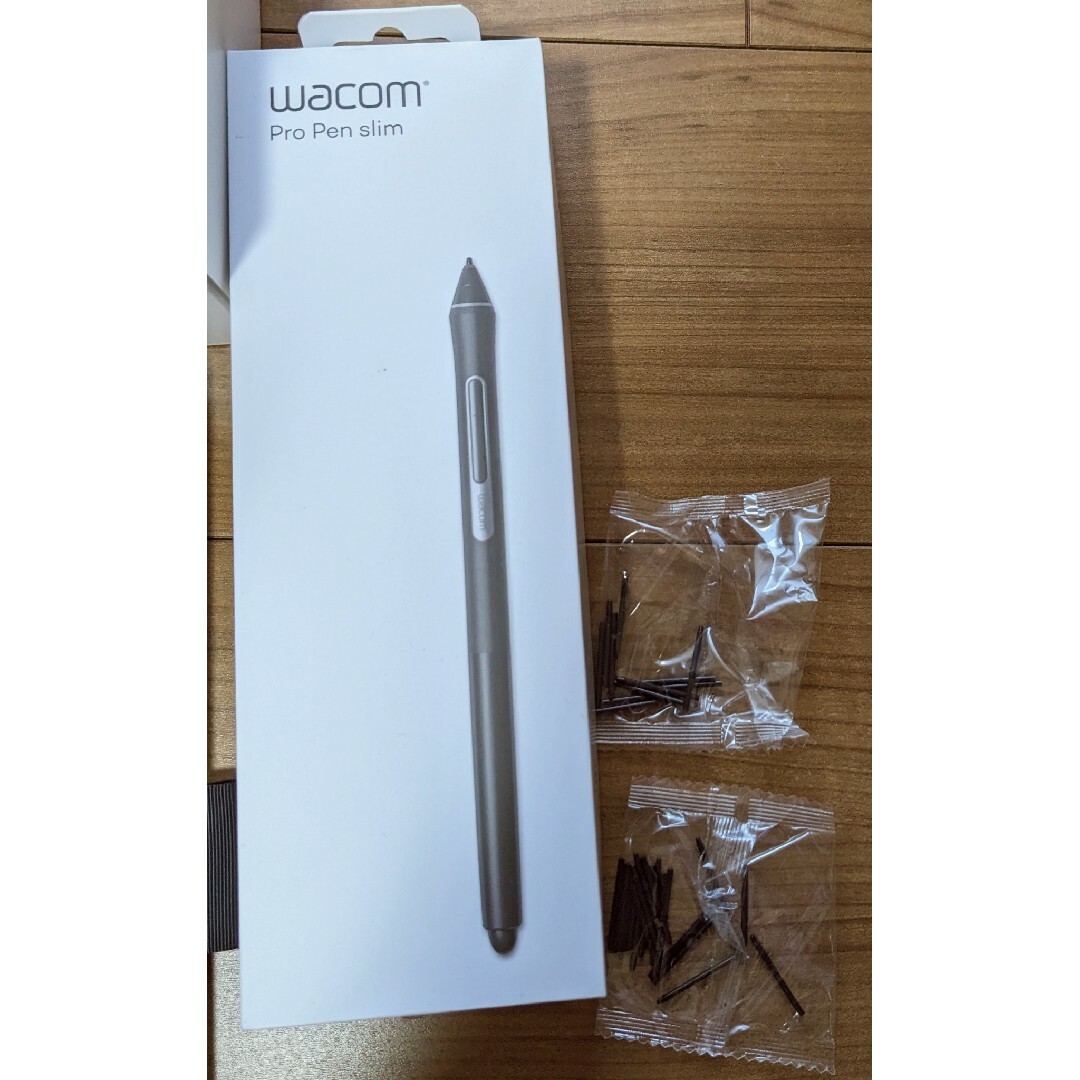 Wacom(ワコム)の【おまけ新品のプロペン2付き】 ワコム  Wacom Cintiq 16 液タブ スマホ/家電/カメラのPC/タブレット(タブレット)の商品写真