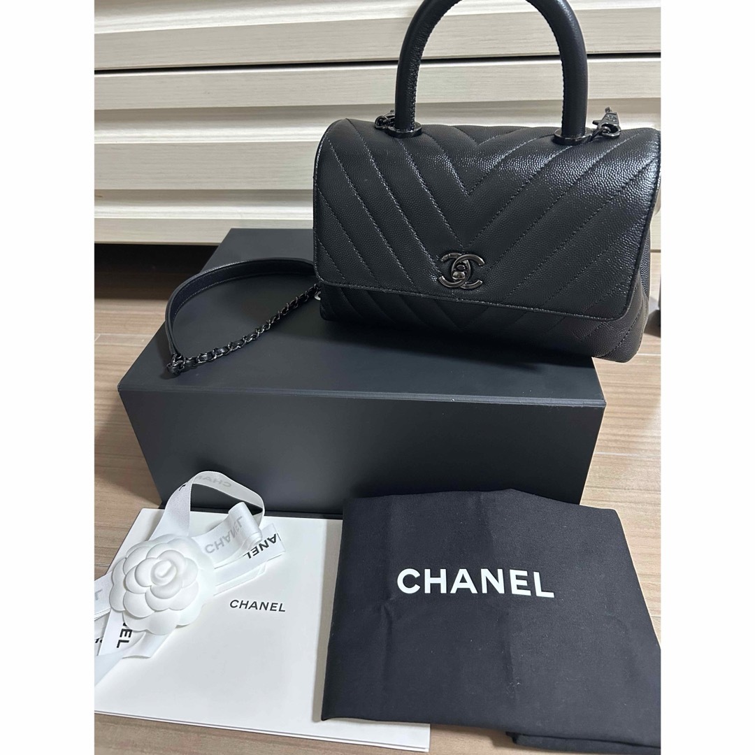 CHANEL(シャネル)の【　ceci様専用　】シャネル　ココハンドル　ミニフラップバッグ レディースのバッグ(ショルダーバッグ)の商品写真