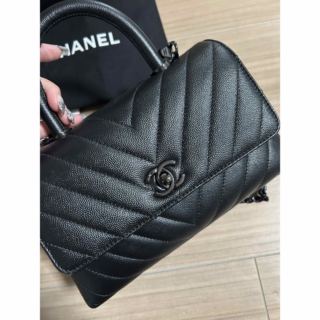 CHANEL(シャネル)の【　ceci様専用　】シャネル　ココハンドル　ミニフラップバッグ レディースのバッグ(ショルダーバッグ)の商品写真