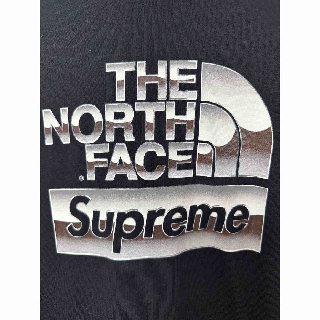 Supreme(シュプリーム)のsupreme northface Metallic Sweatshirt メンズのトップス(パーカー)の商品写真