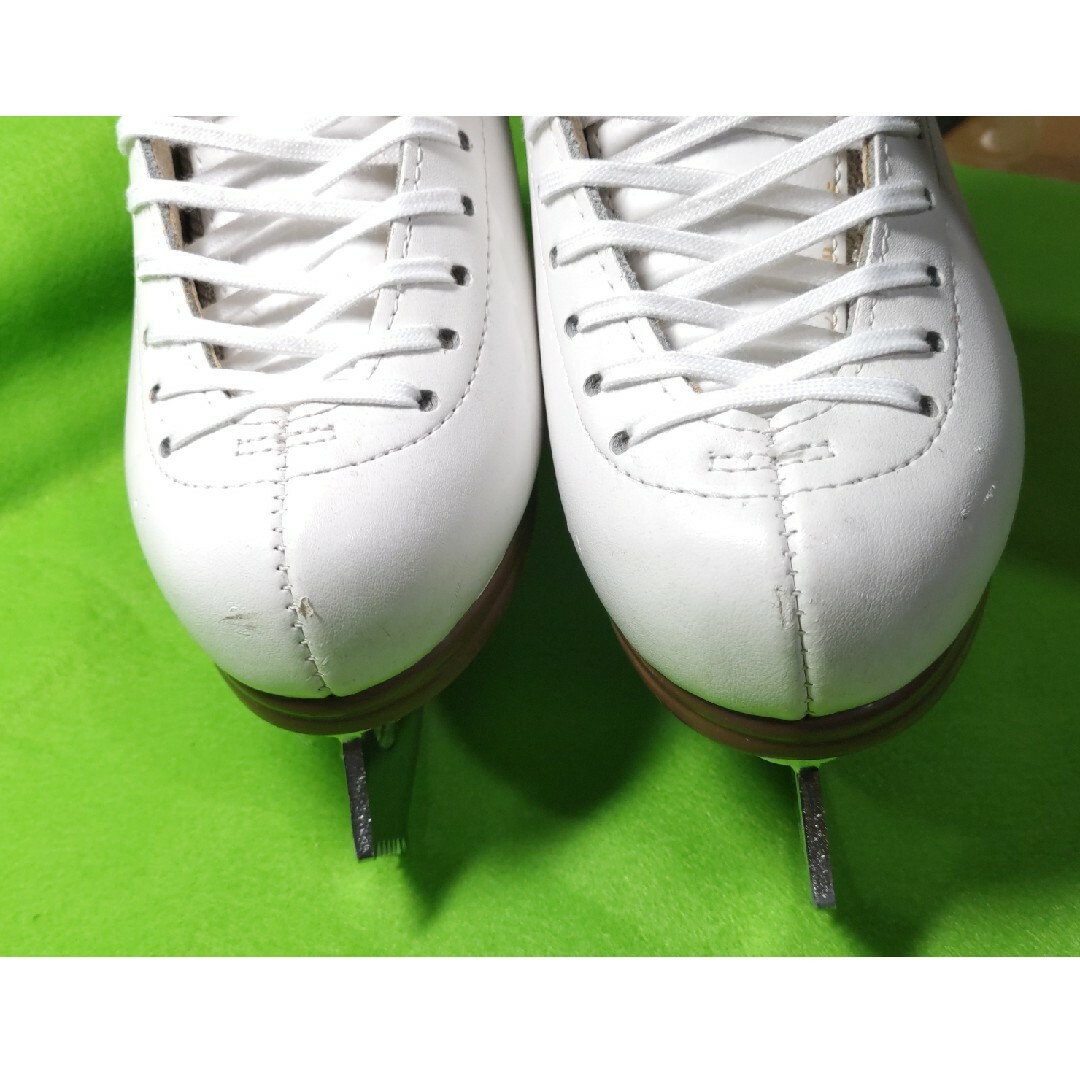 フィギュアスケート靴 JACKSON 【 21.5cm】アイススケート靴 スポーツ/アウトドアのスポーツ/アウトドア その他(ウインタースポーツ)の商品写真