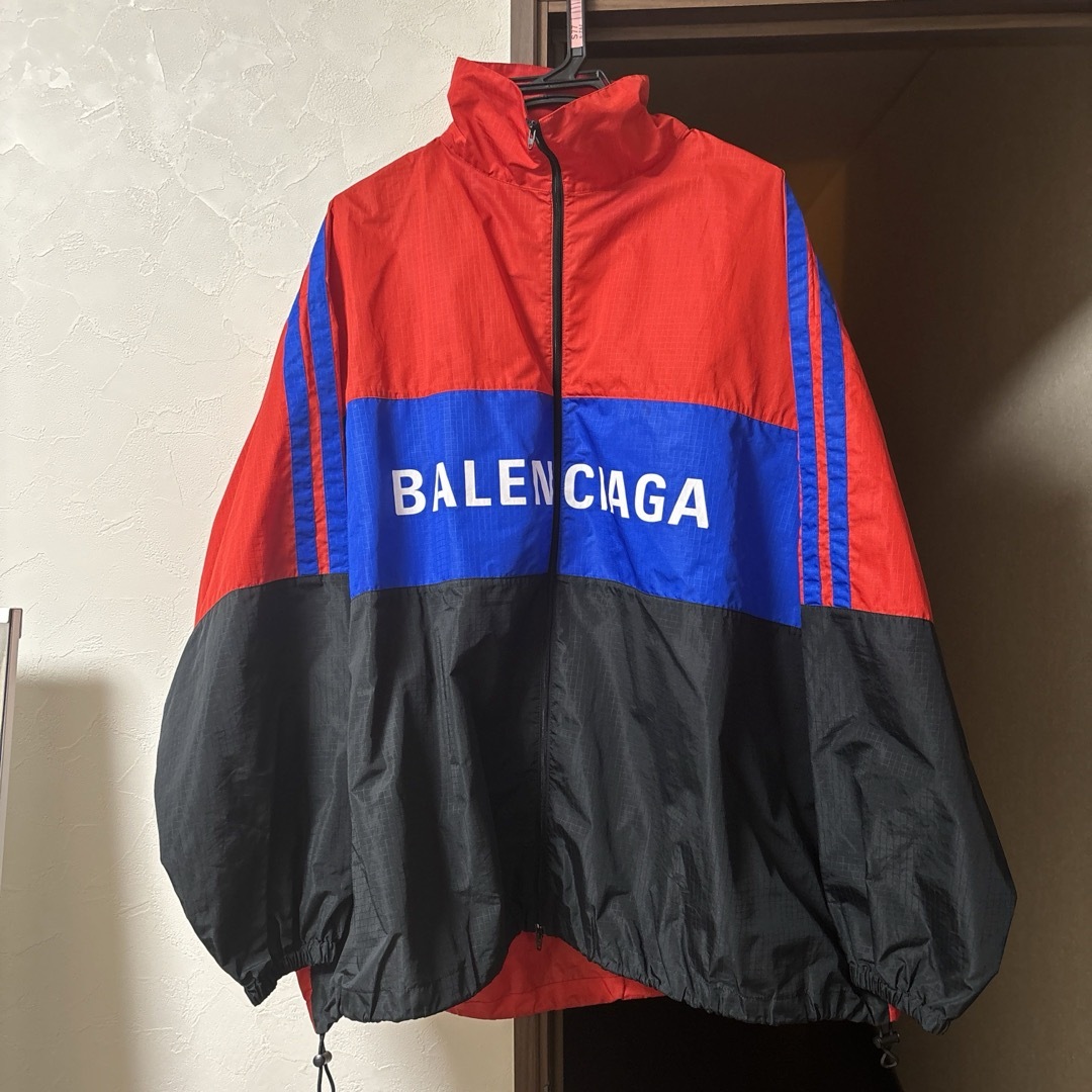 お値下げ!バレンシアガ44 バックロゴナイロンジャケット BALENCIAGA お値下げ!バレンシアガ44 バックロゴナイロンジャケット BALENCIAGA