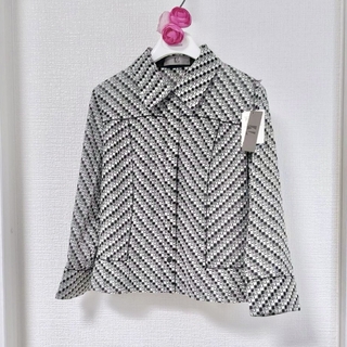 カールラガーフェルド(Karl Lagerfeld)のカールラガーフェルド❤️新品❤️黒に白刺繍ジャケットセットアップ可40(スーツ)
