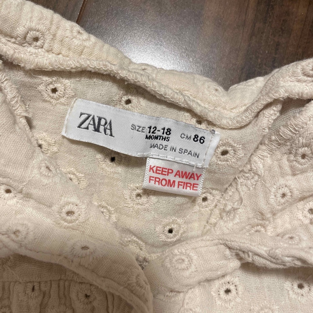 ZARA KIDS(ザラキッズ)のzarakids コットンレースワンピース キッズ/ベビー/マタニティのベビー服(~85cm)(ワンピース)の商品写真