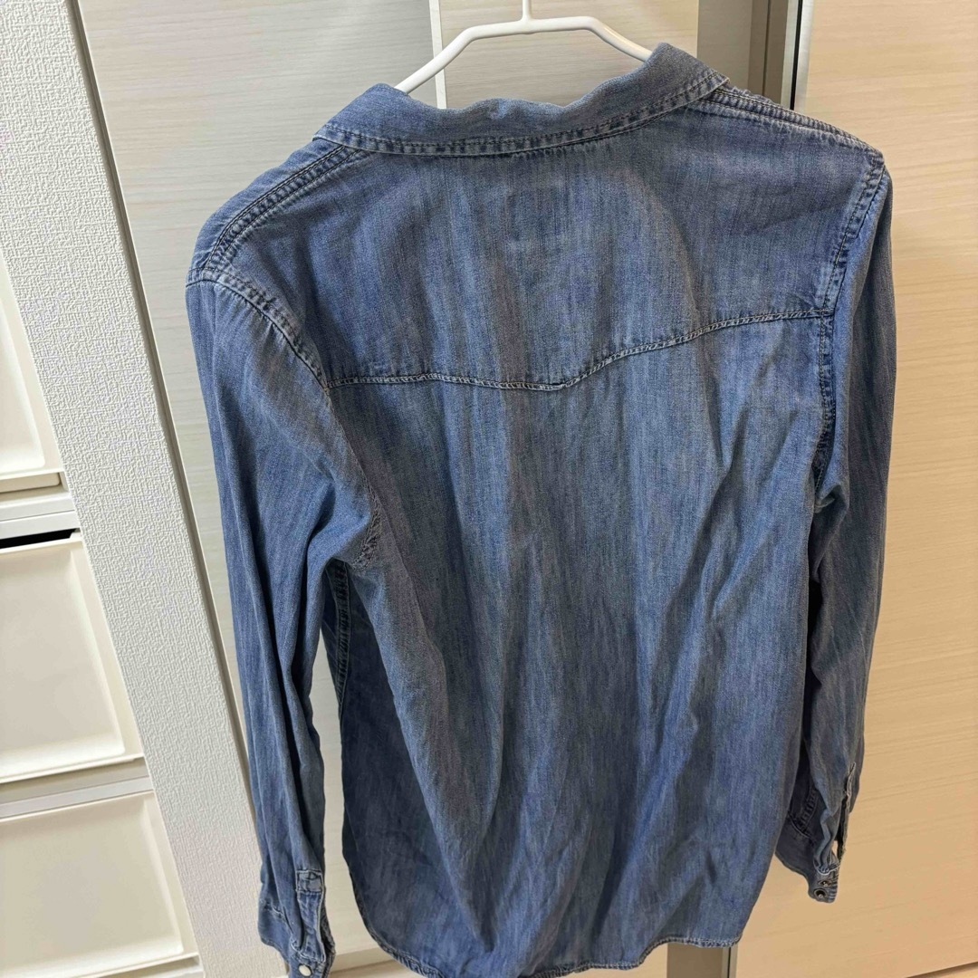 GAP(ギャップ)の【値下げ中】GAP  デニムシャツ レディースのトップス(シャツ/ブラウス(長袖/七分))の商品写真