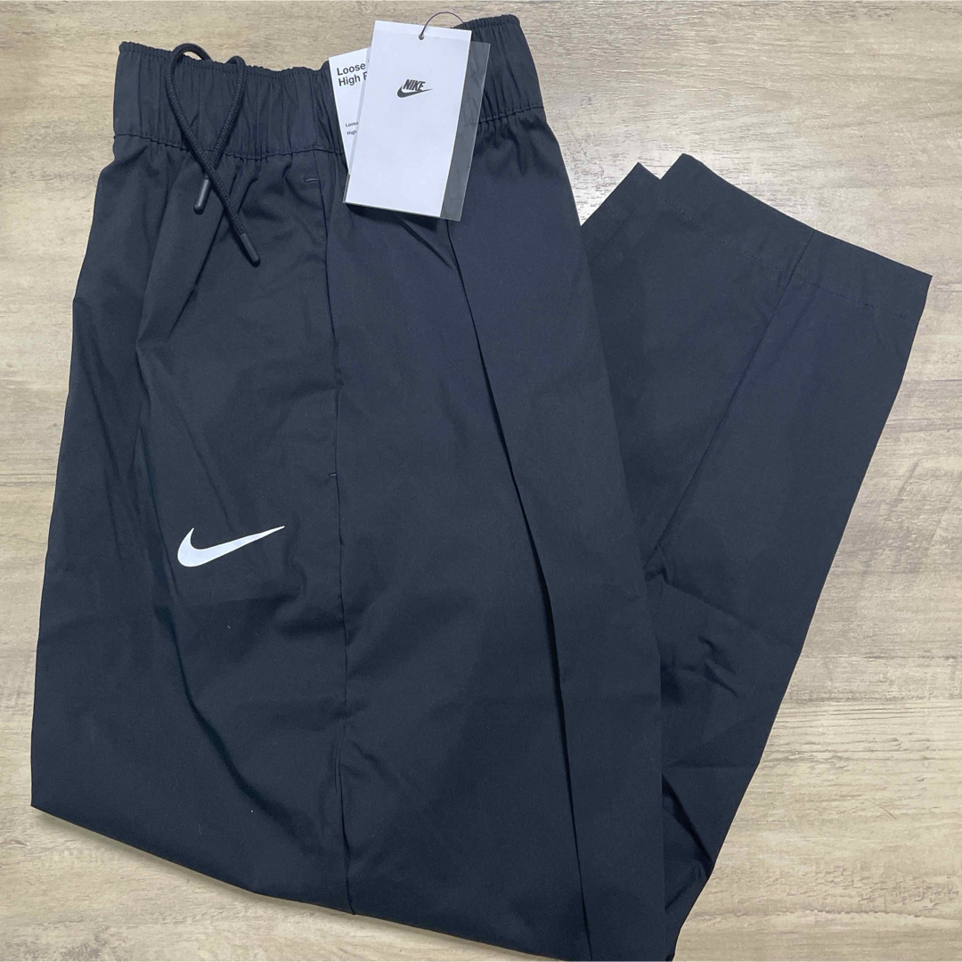 NIKE(ナイキ)の新品★定価8030円★NIKE★ウーブンパンツ★ブラック★Mサイズ レディースのパンツ(その他)の商品写真