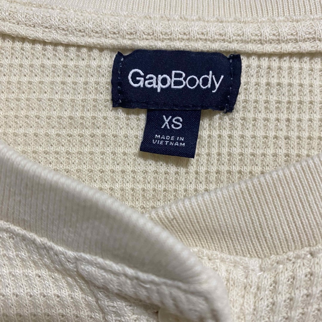 GAP(ギャップ)のGAP ワッフルニット 値札タグ付き クロップド丈 ヘンリーtシャツ レディースのトップス(Tシャツ(半袖/袖なし))の商品写真