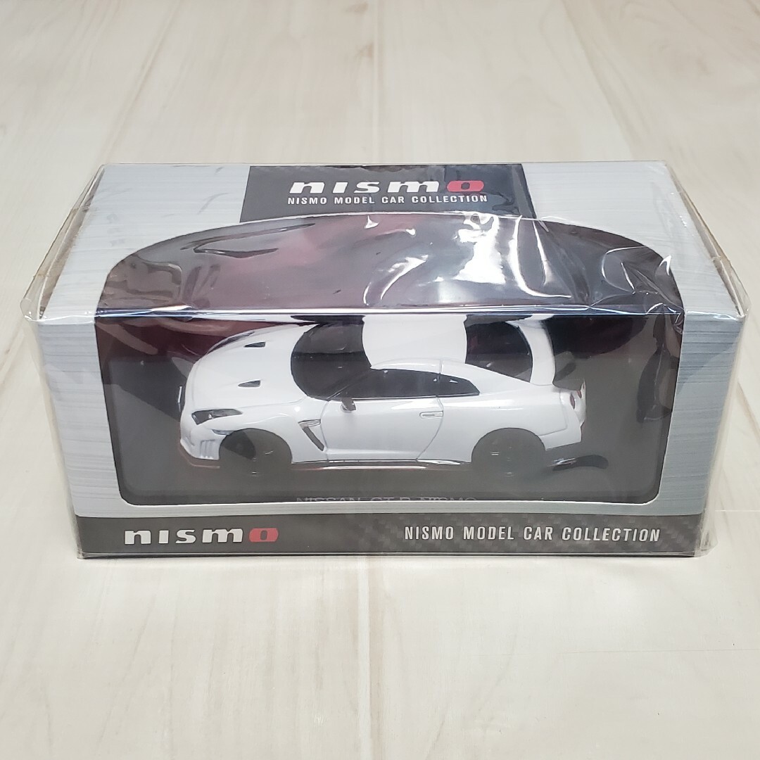 日産(ニッサン)の日産 GT-R NISMO 1/43　モデルカー エンタメ/ホビーのおもちゃ/ぬいぐるみ(ミニカー)の商品写真