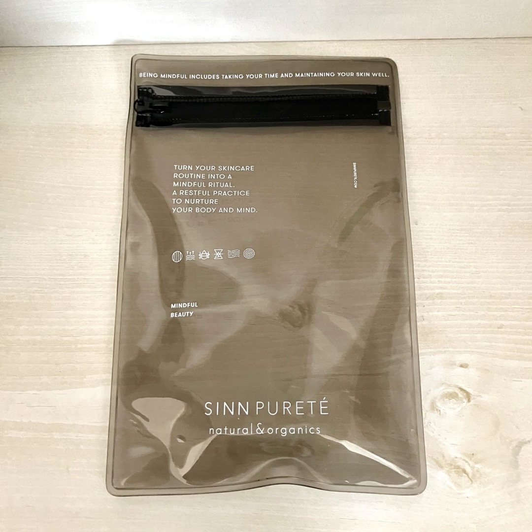 SINN PURETE(シンピュルテ)のSINNPURETE シンピュルテ★未使用　クリアポーチ レディースのファッション小物(ポーチ)の商品写真