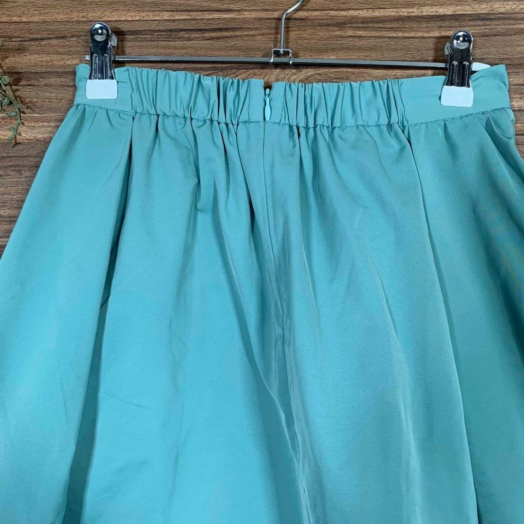 DENDROBIUM(デンドロビウム)のデンドロビウム スカート 38サイズ Mサイズ相当 緑 グリーン 無地 レディースのスカート(ひざ丈スカート)の商品写真