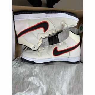 ナイキ(NIKE)のSB ダンク HIGH プレミアム Coconut Milk and Black(スニーカー)