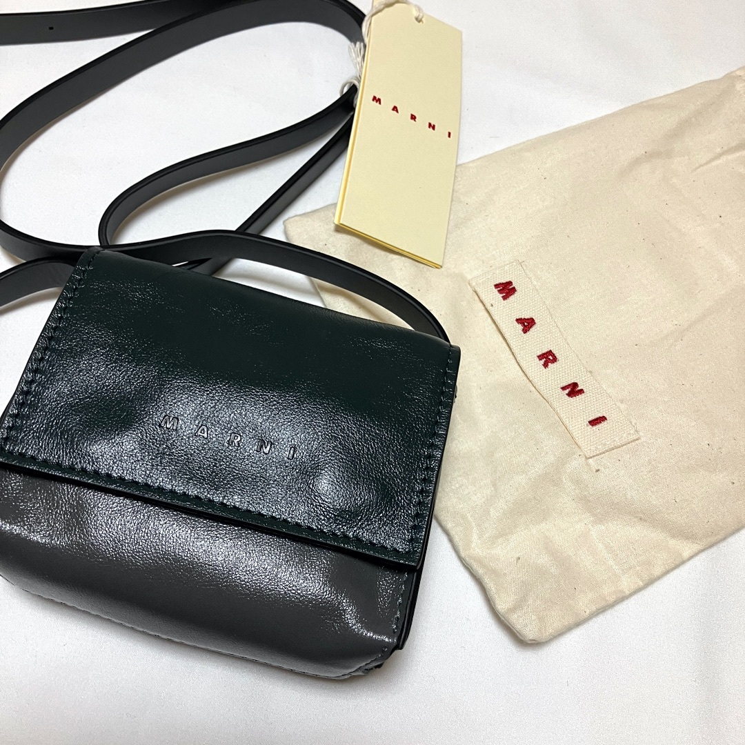 Marni(マルニ)の新品 23aw MARNI ショルダーバッグ 黒 緑 レザー 5960 メンズのバッグ(ショルダーバッグ)の商品写真