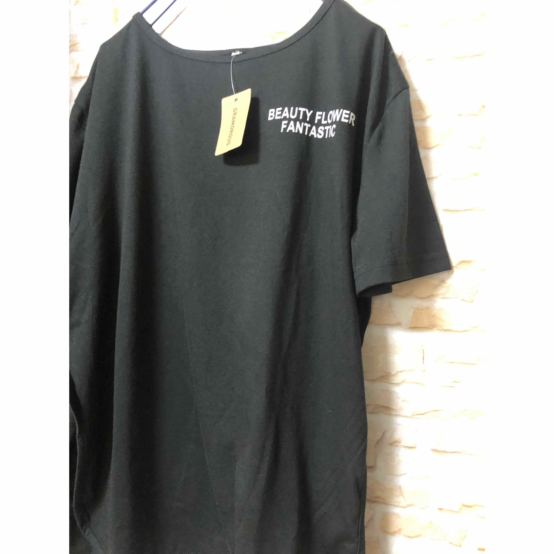 ロゴ入り横スリットシンプル半袖Tシャツ XL 新品 タグ付き フォロー割引きあり レディースのトップス(Tシャツ(半袖/袖なし))の商品写真